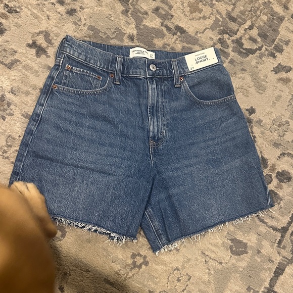 ABERCROMBIE High Rise Loose Short NWT - Picture 9 of 15